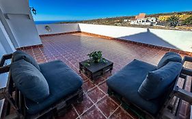 Casa Abona, Precioso Atico Con Wifi Gratis Y Vistas Increibles Al Mar Y La Montana
